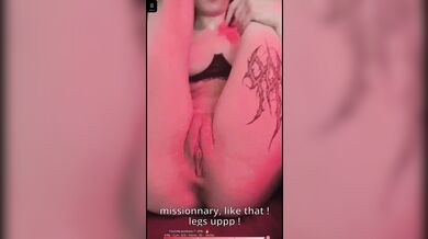 chauffe LuciferaBast sur tinder et déglingue la comme il se doit dans ce jeu interactif