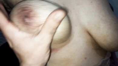 ممم شاهد للاخر نيك ساخن مع زوجي بعد غياب طويل، اشتقت لك حبيبي زبك حلو مممم Grosse bite