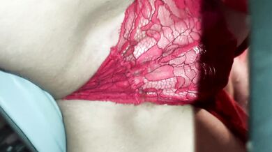 Scoop !! La Mère-Noël est en fait une petite salope avide de sperme !!