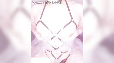 Waist swing nipple orgasm masturbation for the first time in 3 days