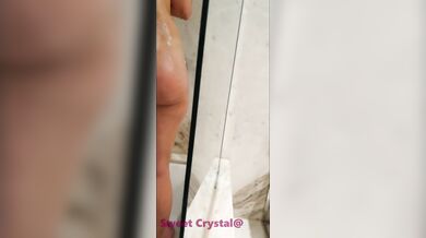 MY GIRLFRIEND 23 YEAR OLD FINGERING HER PUSSY IN BATH - SPYING HER