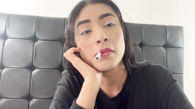 especialista fetichismo fumar puta