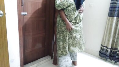 زوجة الأب العربية قرنية تريد ممارسة الجنس من ربيب لأن الزوج متأخر عن المكتب - Anippe Want Sex