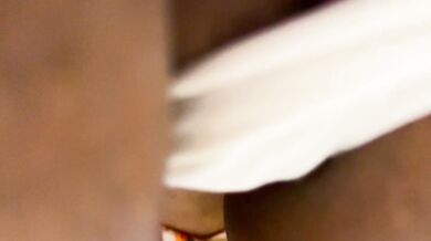 انتهى ''عيد ميلاد'' لزوجة الأب BBW الشابة بالحيوانات المنوية من ربيب على كسها ومؤخرتها الضخمة