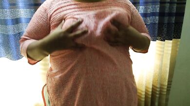 زوجة الأب الإيرانية المثيرة تثير فجأة جنسيًا في الفندق، أمارس الجنس لأن أبي بعيدًا I Fuck Irani MILF