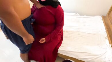 يمارس الجنس مع حماة مسلمة ممتلئة ترتدي البرقع الأحمر والحجاب Fucking Chubby red burqa & Hijab - Cum