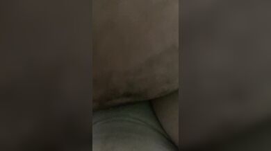 همسایه مطلقه من شروع به معاشقه با من کرد و می دانستم که او می خواهد رابطه جنسی داشته باشد????????????????????