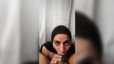 Mia Niqab Close Up Deepthroat