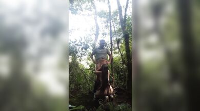 DELICIOUS OUTDOOR COUPLE BLOWJOB.