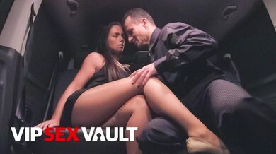 Bubble Butt Slut Nata Lee Intense Fuck with Driver In The Backseat - VIP SEX VAULT