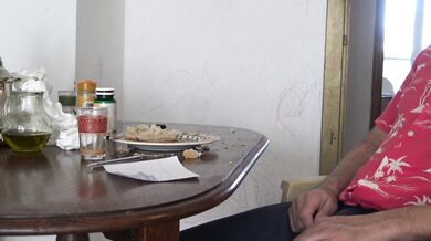 İstanbul'da üvey oğluyla aldatan Kürt üvey anne -TURK PORNO TURBANLI ANAL SEX