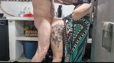 من همسایه مطلقه ام را برای ناهار دعوت کردم و در نهایت تمام روز رابطه جنسی داشتیم????????????