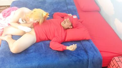 Princess Peach Gets A Huge Creampie From Mario - Mamma Mia! - Halloween Cosplay