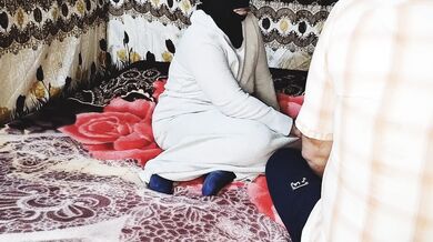 يسمني بخون حسام وهومسفرمع احمد صحبه سمع الكلام سكس عربي مصري بصوت واضح كلام يهيج نار