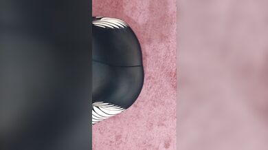 زن مطلقه میگه کسم حسابی تشنه کیره (پر از حرفای سکسی و آه و ناله)