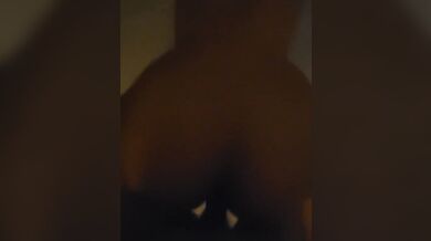 J'adore baiser son gros cul de beurette