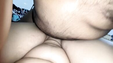 threesome egyptien 2 man and 1 girl - فشخني صاحب جوزي ونة مسكة زبور جوزي بيدي سكس مصري نار