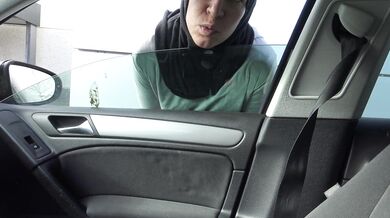 Pute Algerienne a Marseille avec un touriste américain