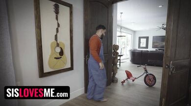 Step Sisters Jessae Rosae & Val Steele Fuck One Guy In The Shining Parody - SisLovesMe Full Video