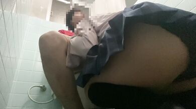 I made a beautiful girl in uniform clean the dick in the bathroom and put out a lot of sperm.