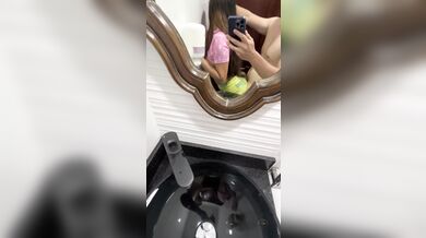 حارس مبنى شقق فاخرة بالقاهرة ينيك مطلقة مليونيرة محرومة نيك كل مرة تكلمو يطلع لبيتها يفشخها????????