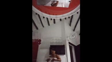 ضبرت على قحبة بومبة فتيندر ناري على كر ???? عندها????وسخونة ديال بصح ليل كامل وهي تخشيه????????‍