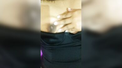 squirt Puta milf se masturba la vagina con los dedos y termina con chorro