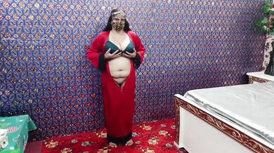 Beautiful Round Boobs Muslim Milf Sexy With Dildo