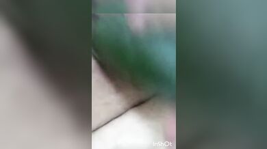 كم هو لذيذ أن أضع خيارة في كسي الكبير المشعر ????????????