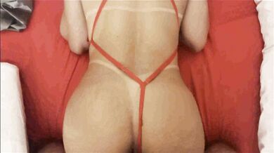 i found my friend's mom masturbating, she called me to fuck her until i came inside