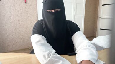 My stepmom in pantyhose sits live on web chat