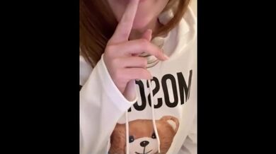 Secretly Masturbating on the Toilet at the Reunion ????????????????