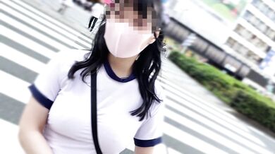 I went running in Ikebukuro with no bra, big tits gym clothes and bloomers and wearing a toy.