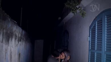 Marido assistindo o jogo do vasco e esposa pulou a janela !