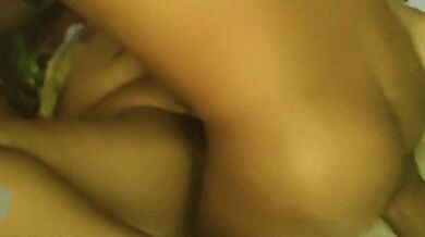 Han knullar mig medan jag tittar på hentai.