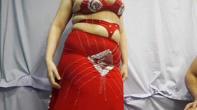 شرموطه مصريه تدلع جوزها بعد نزوله من السفر رقص ودلع واحلي أهات سكس فاجر اوي